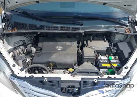 2011 Toyota Sienna Limited V6 z USA, uszkodzony, nr VIN 5TDYK3DC7BS042541